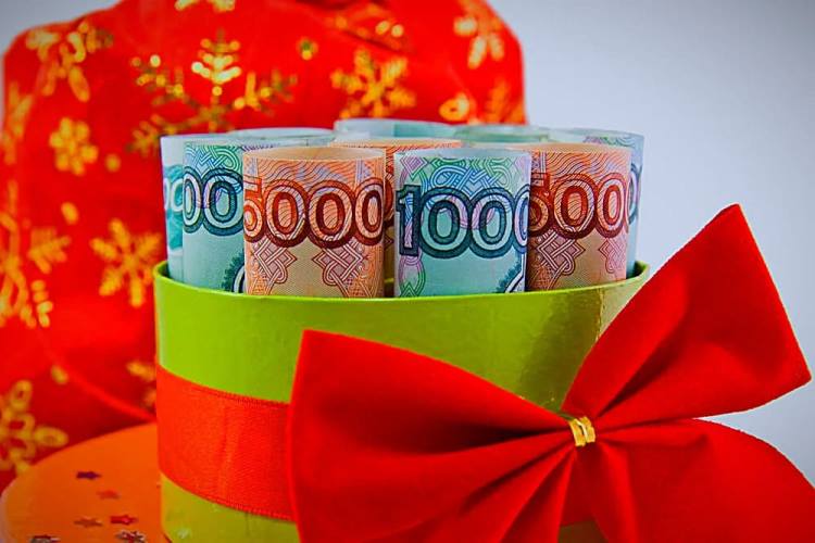Как правильно дарить деньги, чтобы они к тебе вернулись? Законы денежной магии