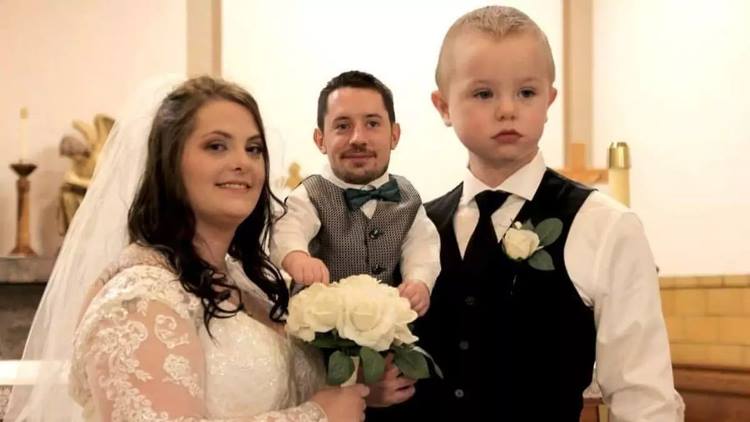 Свадебные фотографы всегда обладали чувством юмора: 7 нелепых фото со свадеб, которые подарят порцию настроения на весь рабочий день