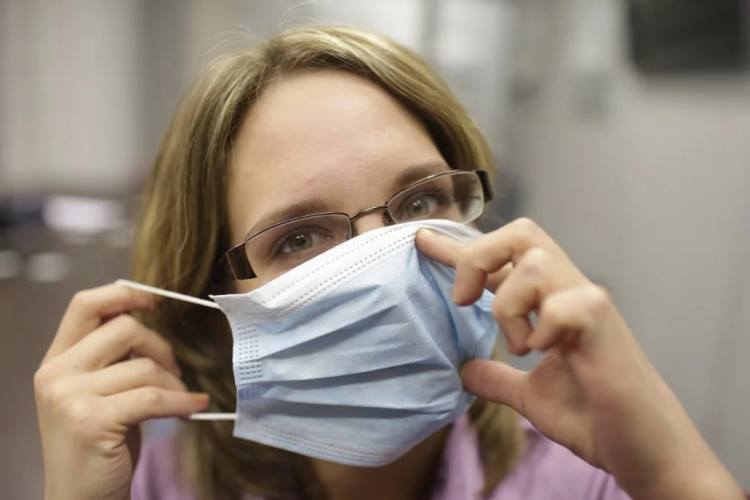 Нашла 3 отличных способа носить маску долго и не уставать от неё. Работаю продавцом и мне очень помогли советы