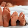 Почему супругам нельзя спать под разными одеялами