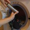 Зачем перед стиркой нужно добавить в машинку чёрный перец: совет от опытной хозяйки