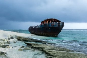 В 1910 году на необитаемом острове посреди моря забыли 100 человек и вспомнили о них только через 7 лет
