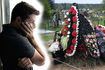 После похорон муж случайно нашел тайник покойной жены. От находки заревел словно раненый зверь