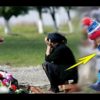 Пошла на кладбище навестить могилы дочери и мужа, а нашла сына... ВЫ будете плакать!