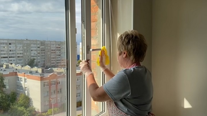 На моих окнах нет ни пыли, ни грязи: всегда чистые и прозрачные. Трюк от мойщика окон
