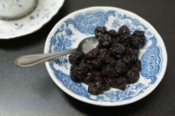 17 лучших продуктов, помогающих избавиться от запора