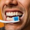 6 способов сохранить здоровые зубы до старости